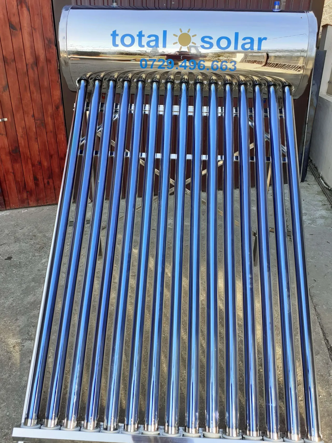 Panou solar nepresurizat, boiler 150 L, 15 tuburi, pompă ridicare presiune, vas flotor