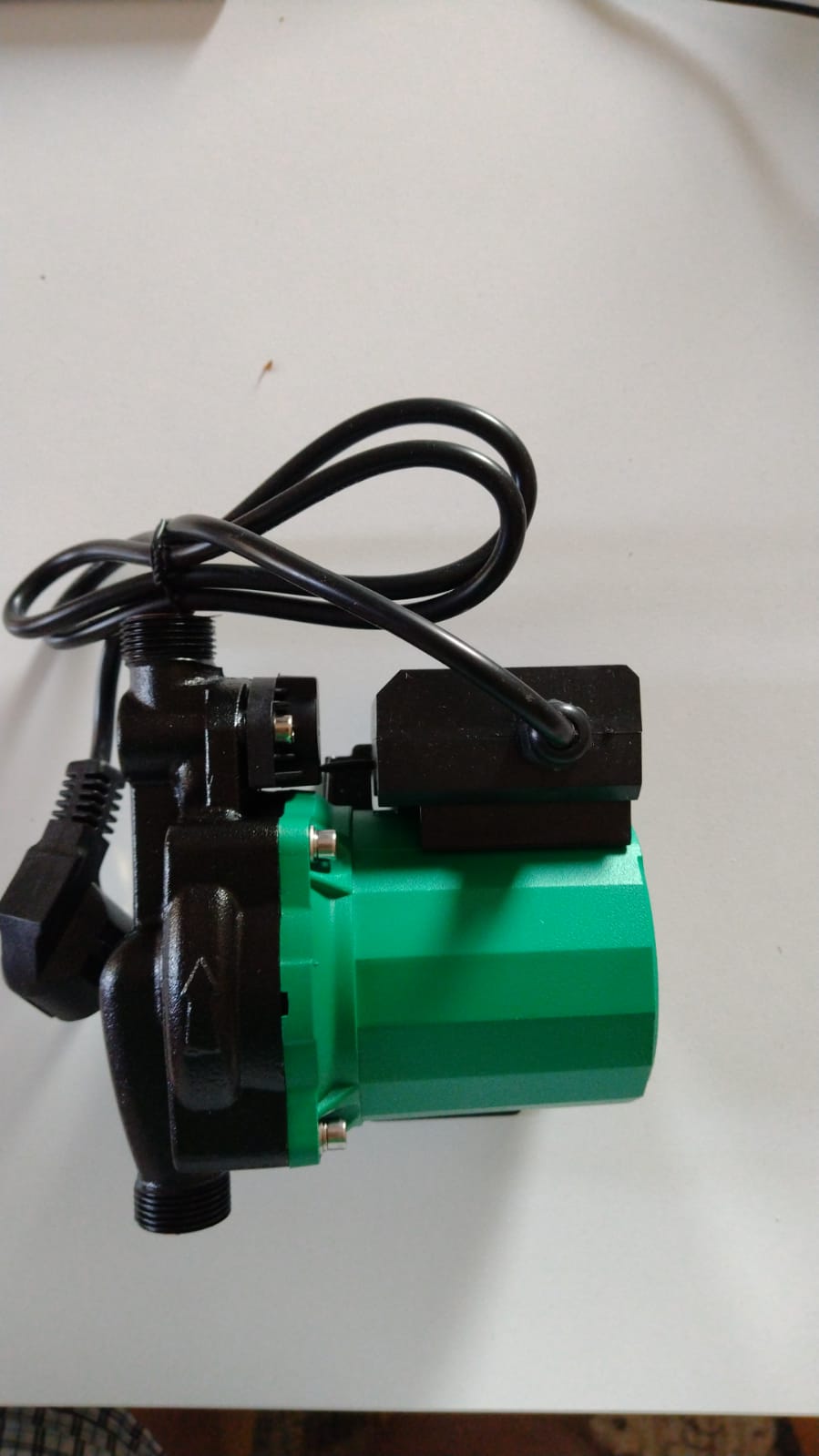 WhatsApp Image 2022-05-30 at 19.34.57 Pompa marire presiune panou solar nepresurizat 30 litri debit, fluxostat, 1/2, fontă. - imagine 1